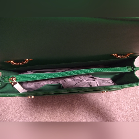 Green Old Hollywood Elegant Quilted Shoulderbag or Lrg Blk Pouch w Gold Chain - Picture 7 of 10